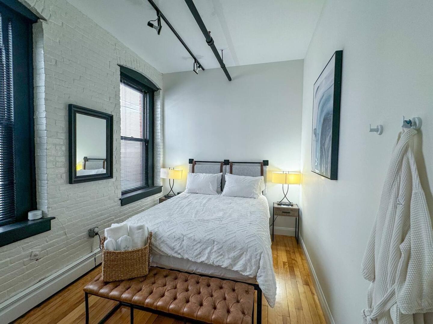 Open-concept 2br Loft In The Heart Of Back Bay *