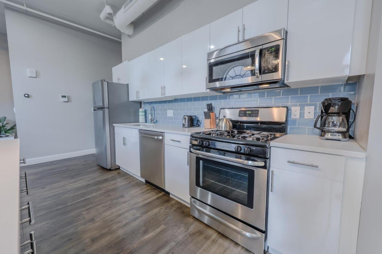 Lavish 3 Bed In Downtown Keyless Entry
