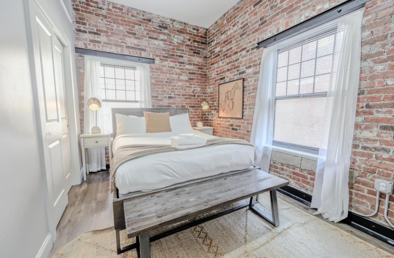 Lavishly Designed With Office Close To T * Boston