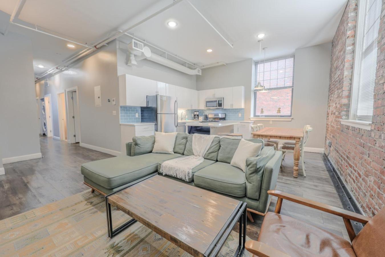 Lavishly Designed With Office Close To T Boston