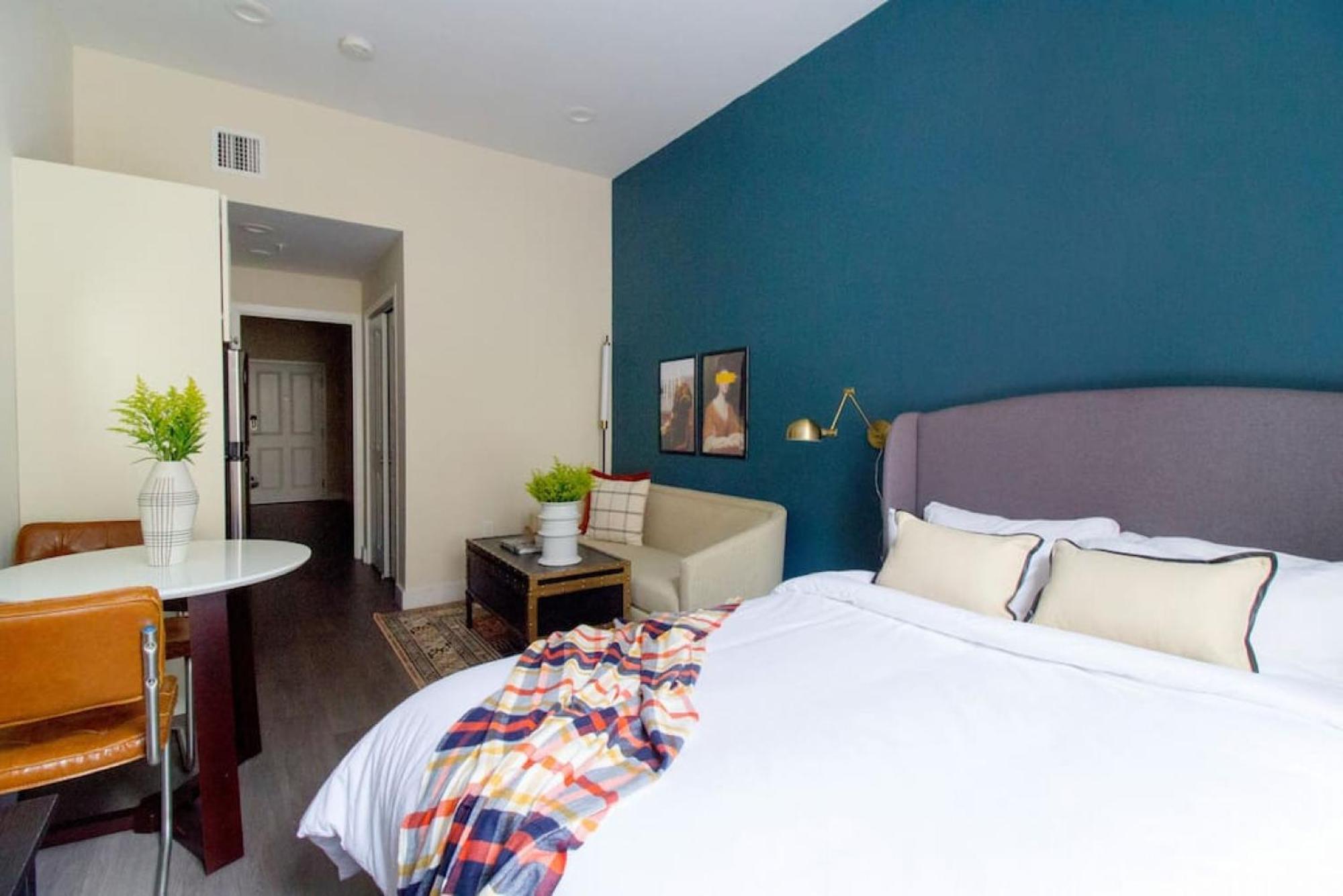 Walking Distance To Mgh And Tufts Medical Apartment *