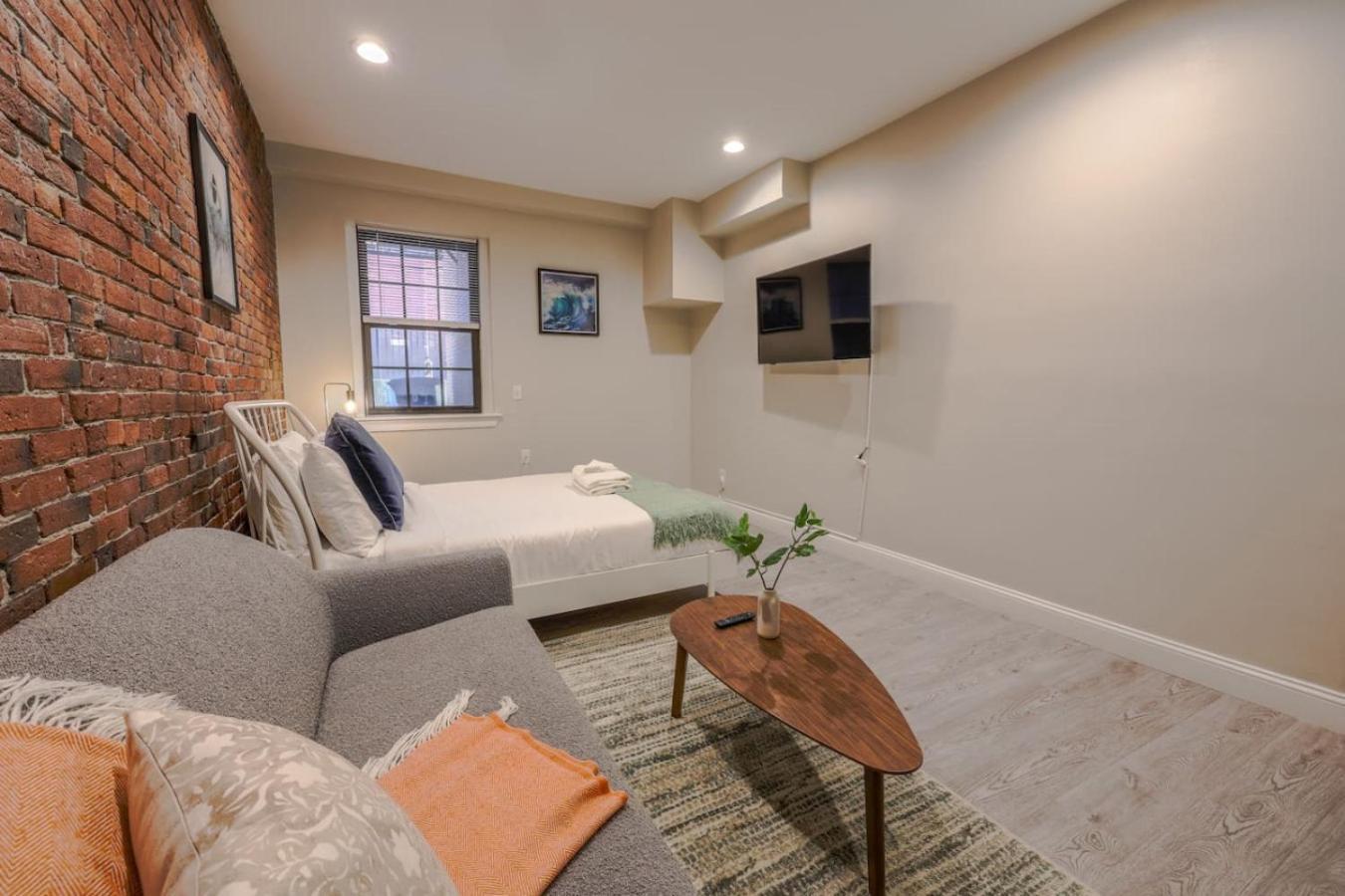 Modern Simple South End Apartment Boston