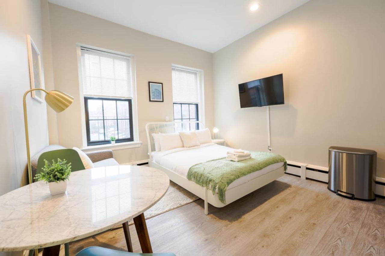 Bright Modern In The South End Apartment *