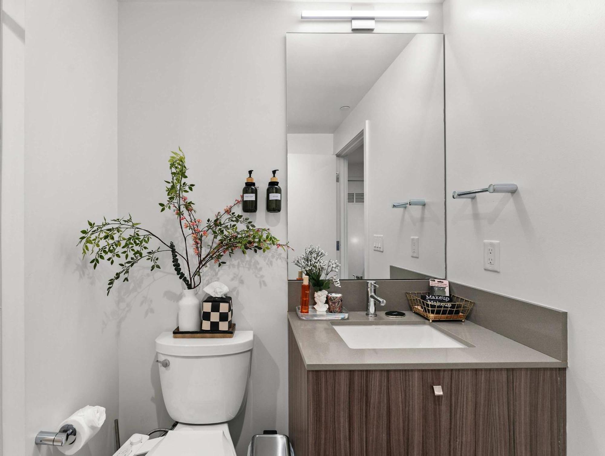 South End Luxe Family Getaway Apartment