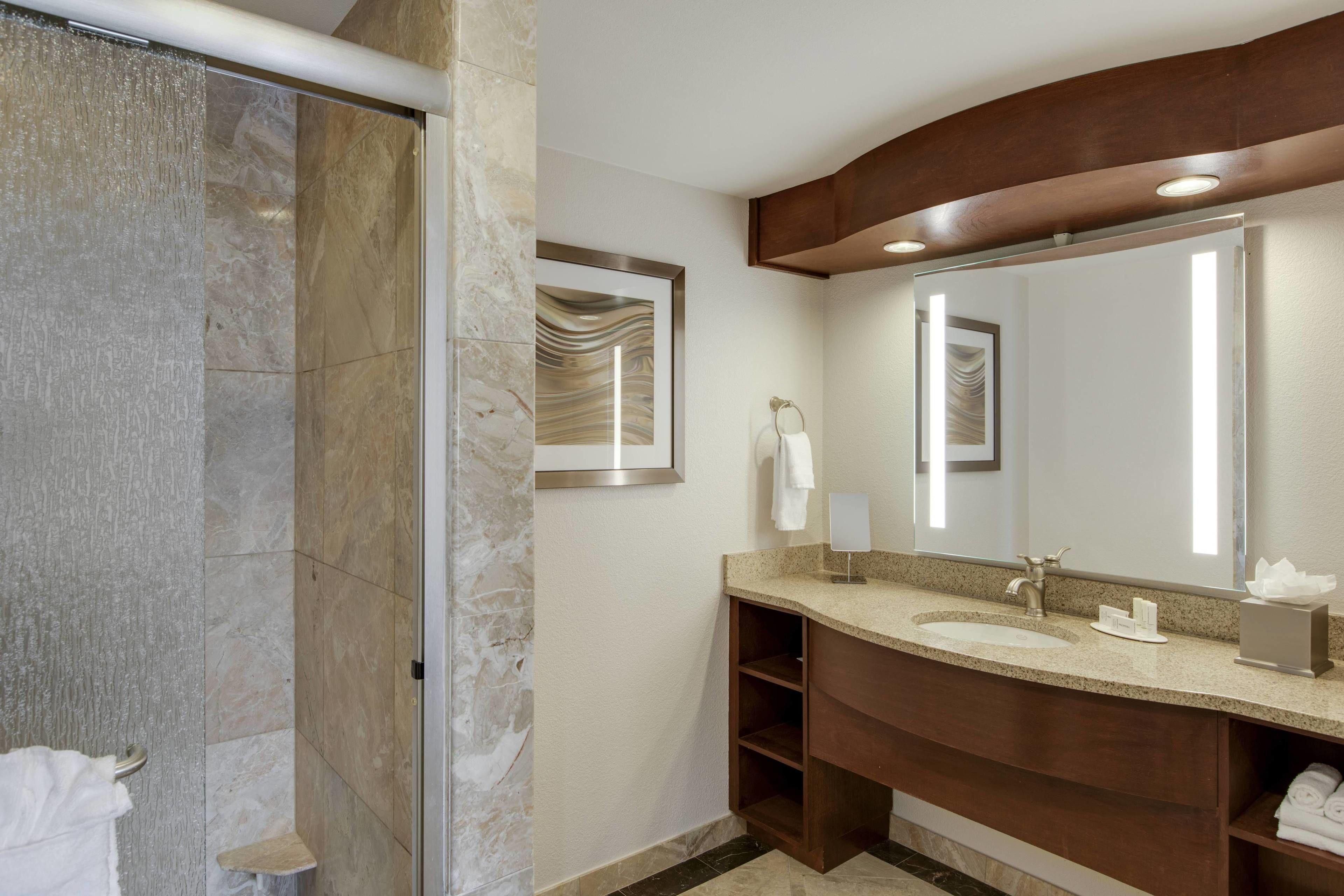 Courtyard By Marriott Logan Airport 3*