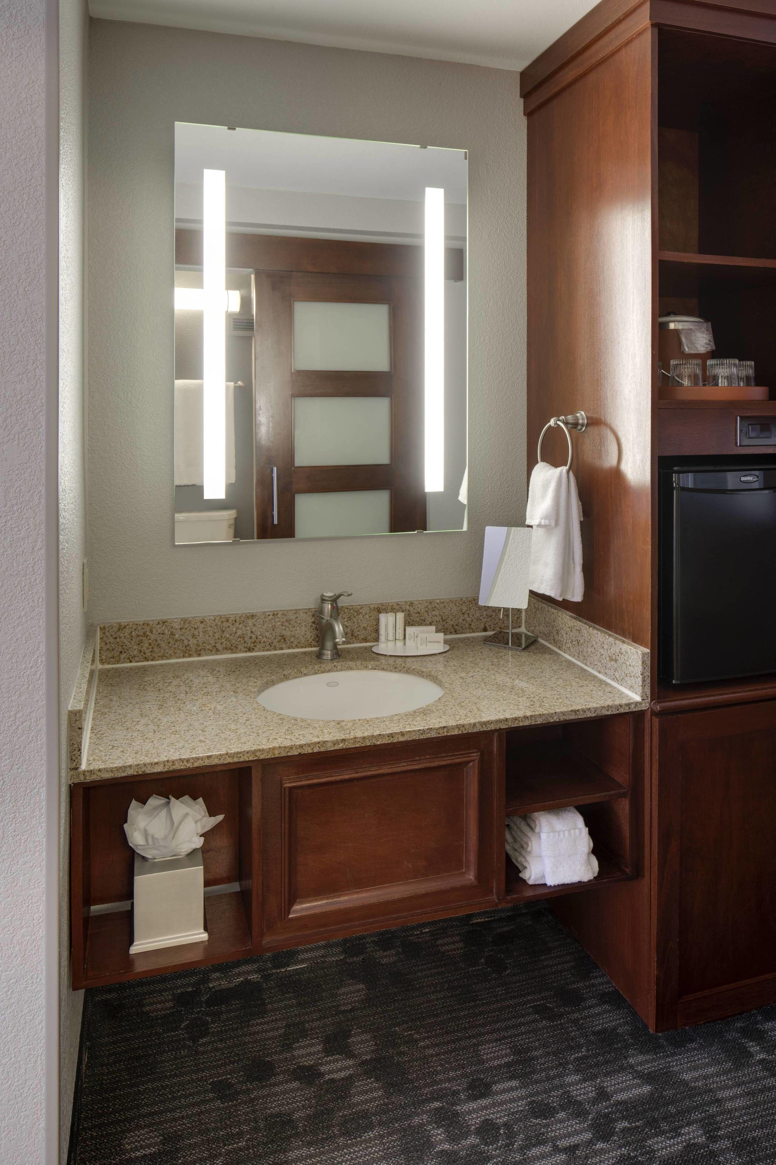 Courtyard By Marriott Logan Airport 3* Boston