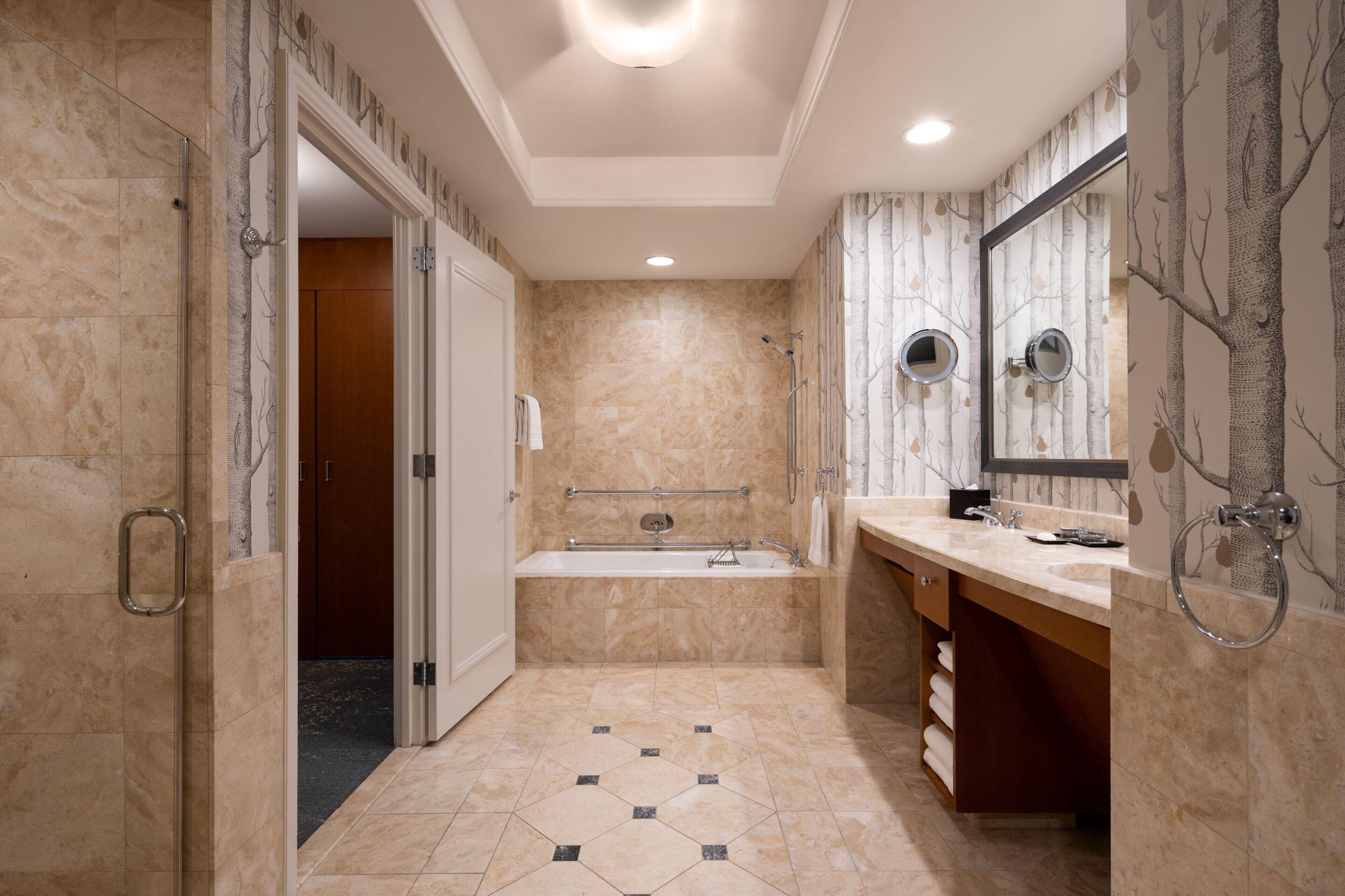 The Ritz-carlton, Hotel