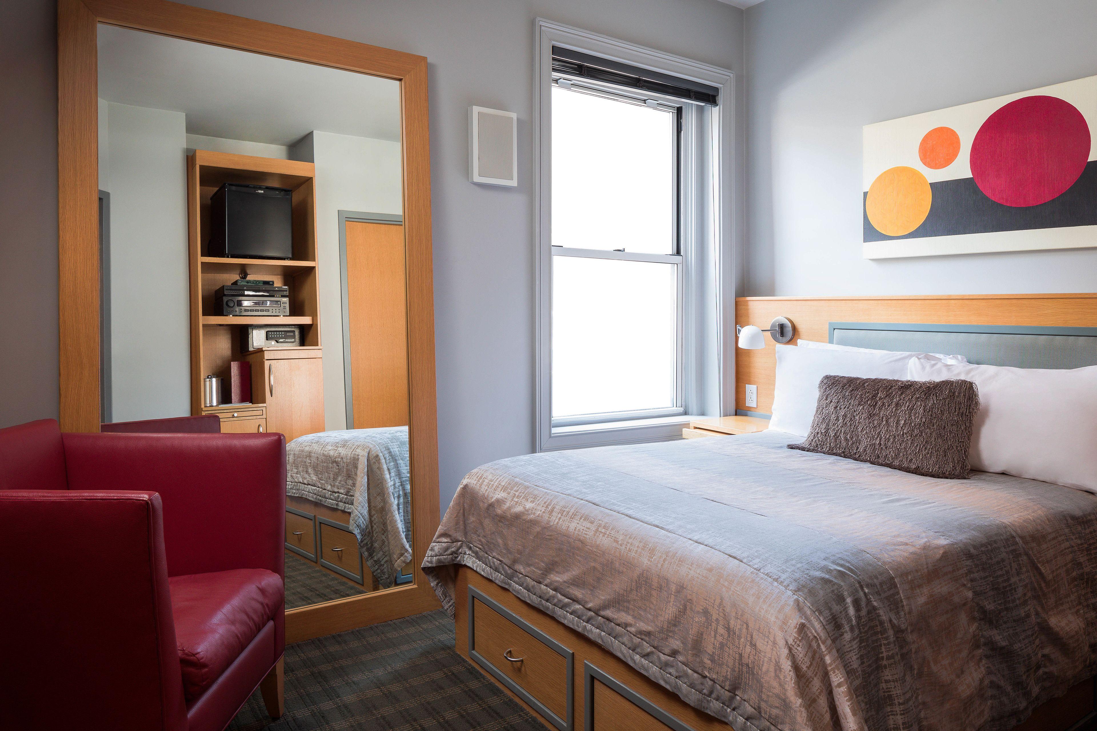 Charlesmark 3* Boston