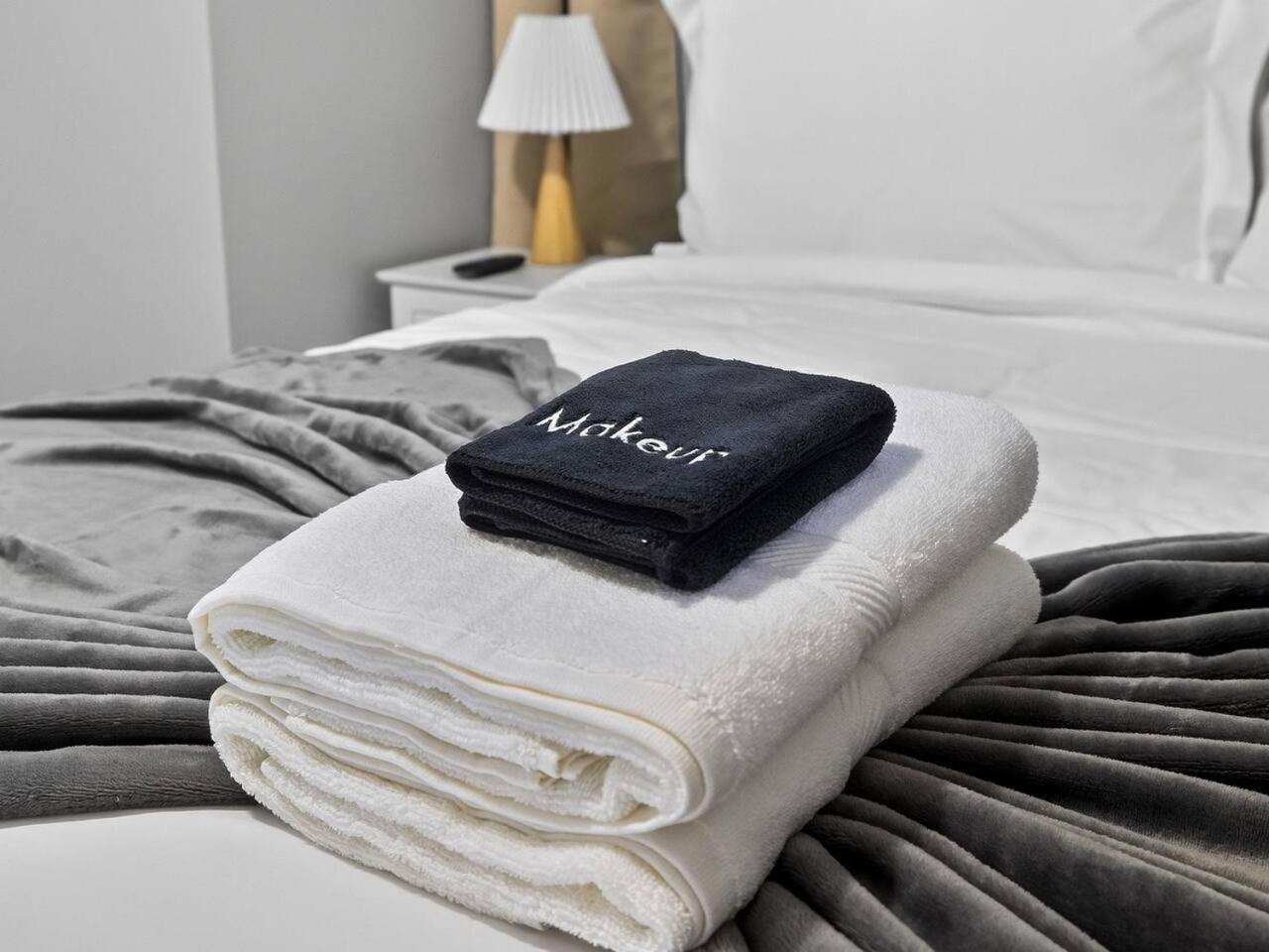 Vintage 2br In With Free Parking Boston