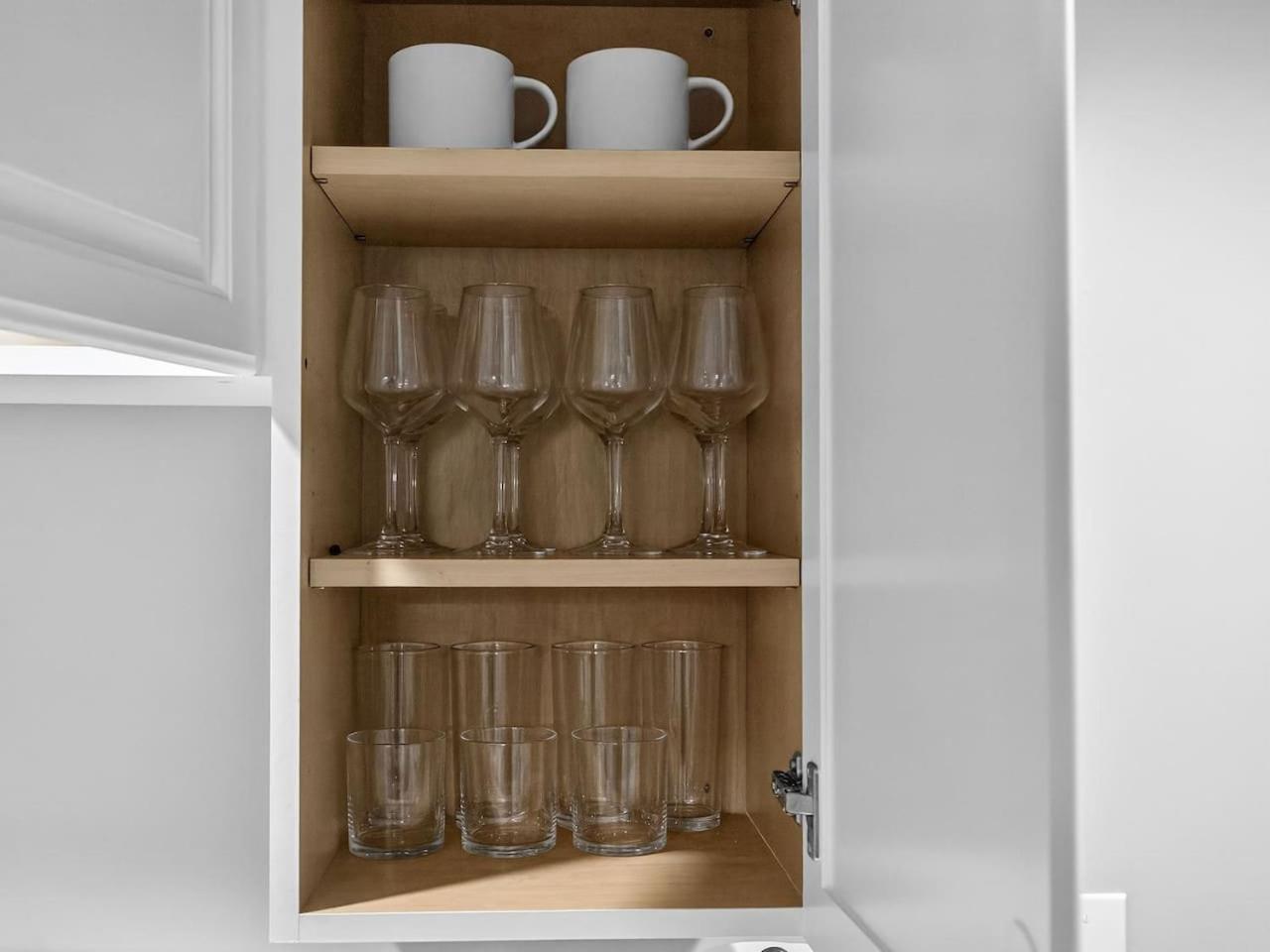 Vintage 2br In With Free Parking Apartment Boston