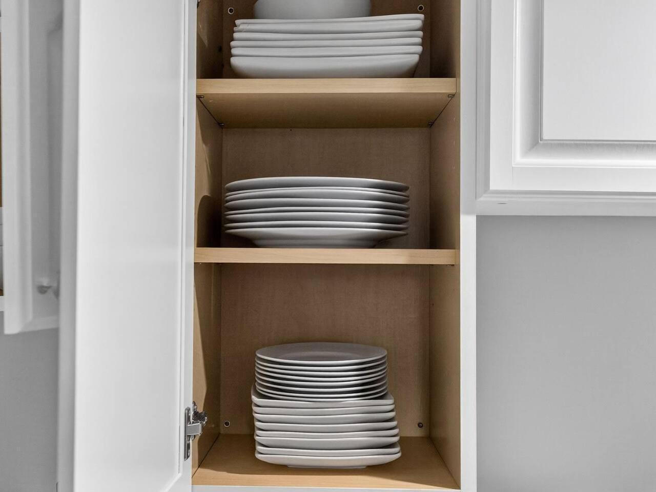 Vintage 2br In With Free Parking Apartment