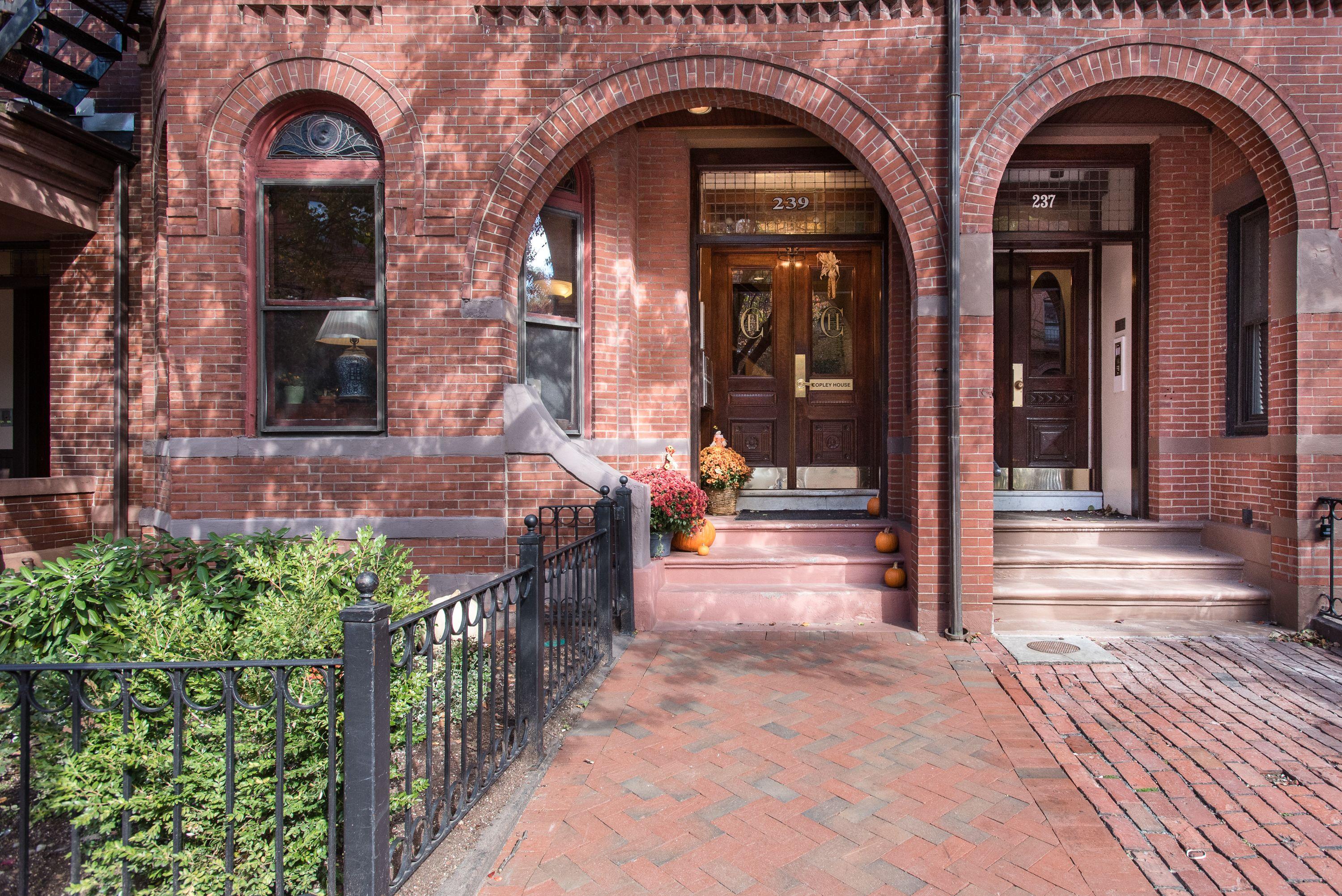 Inn Copley House 2*