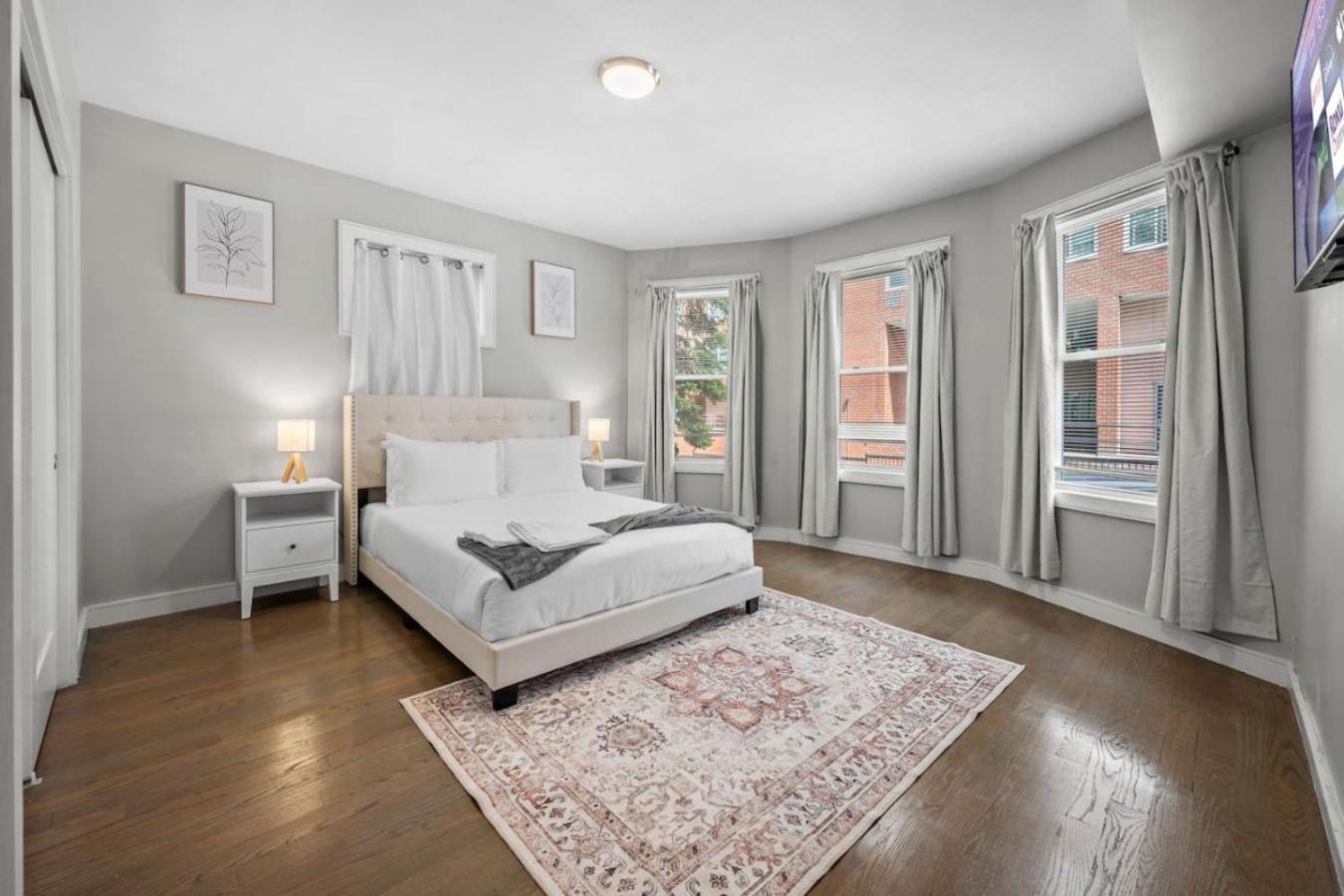 Apartment Luxury 3br In With Roku Tv *