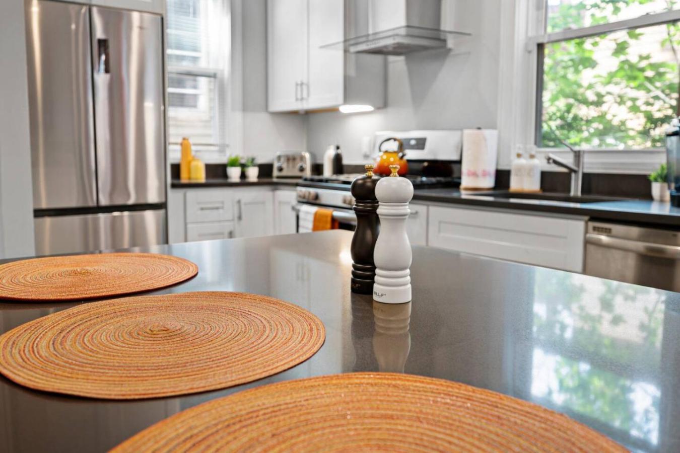 Luxury 3br In With Roku Tv Apartment *