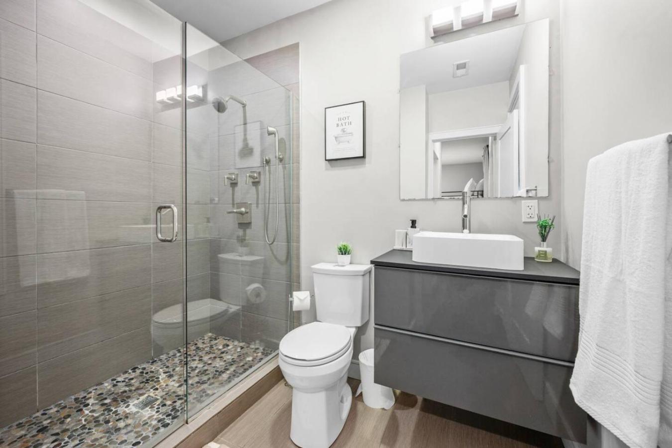 Apartment Luxury 3br In With Roku Tv *