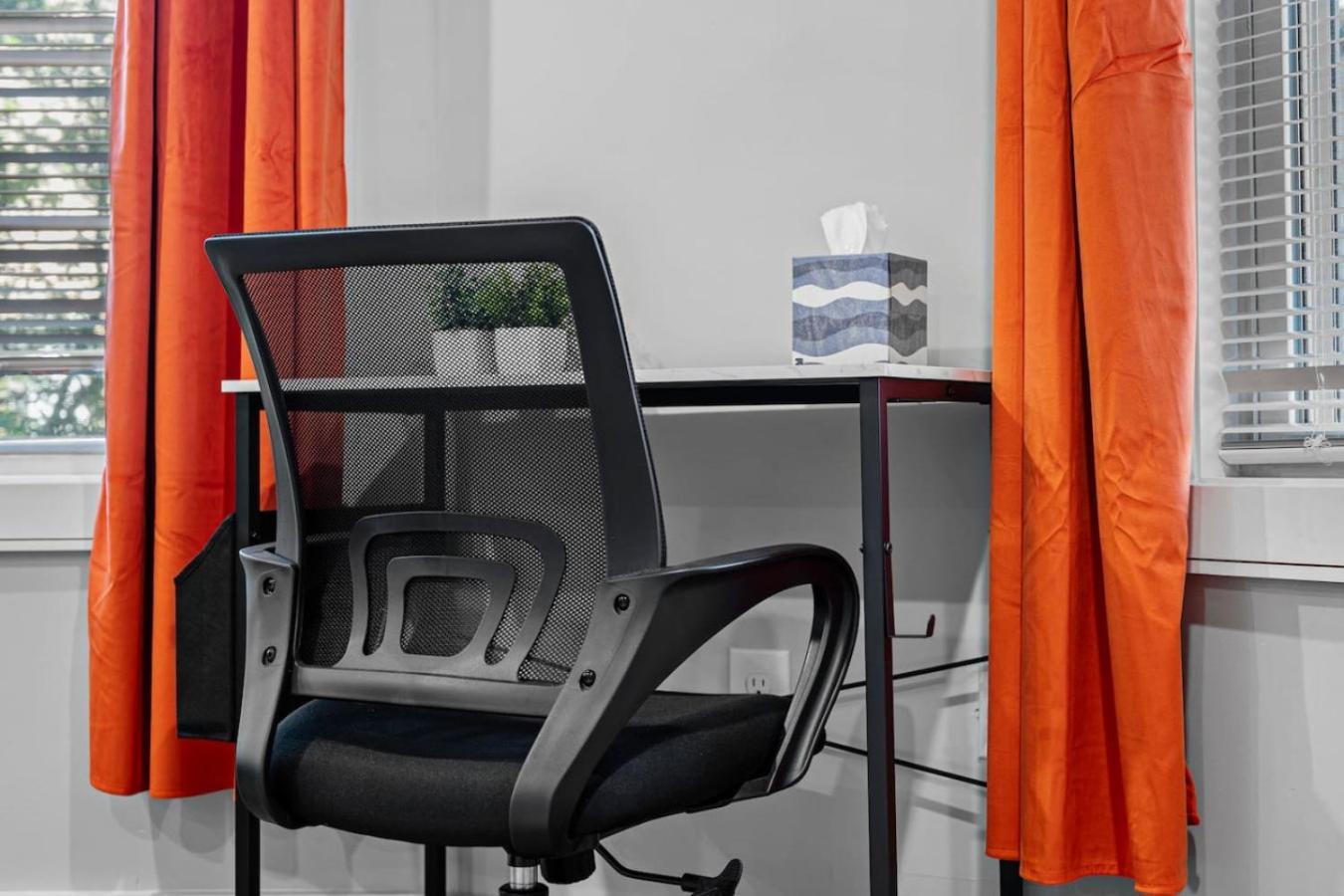 Luxury 3br In With Roku Tv * Boston