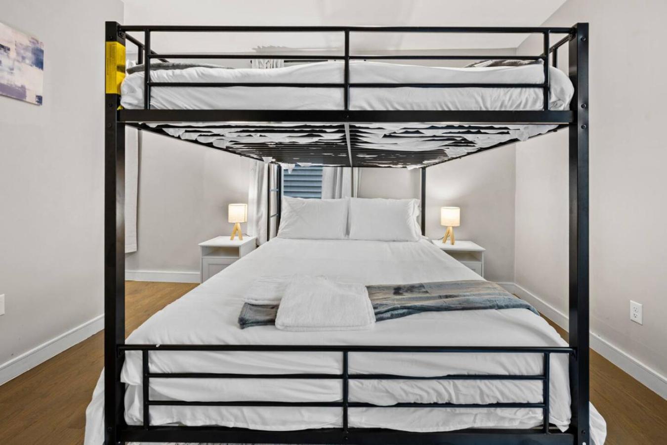 Apartment Luxury 3br In With Roku Tv *