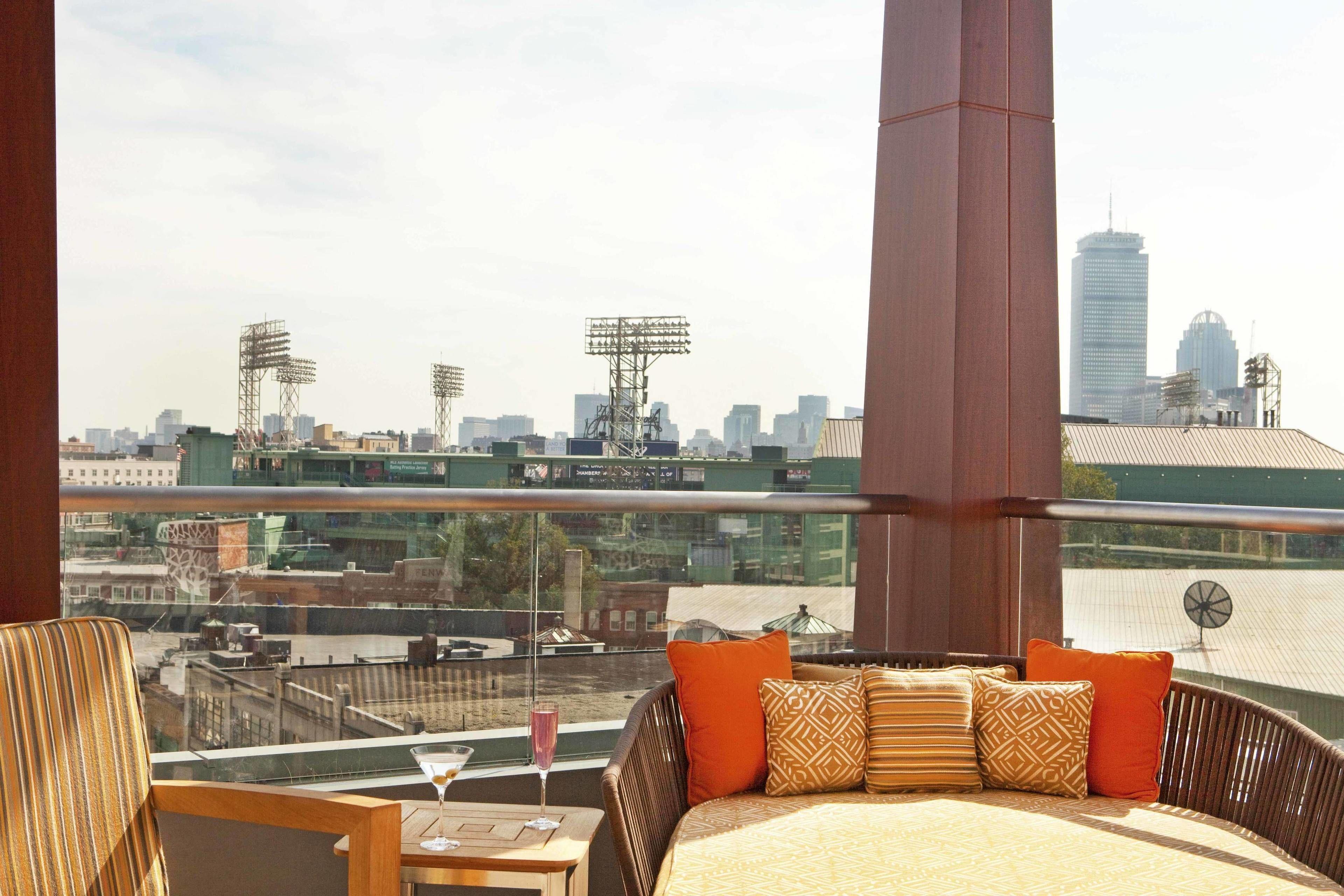 Hotel By Marriott Back Bay/fenway Boston