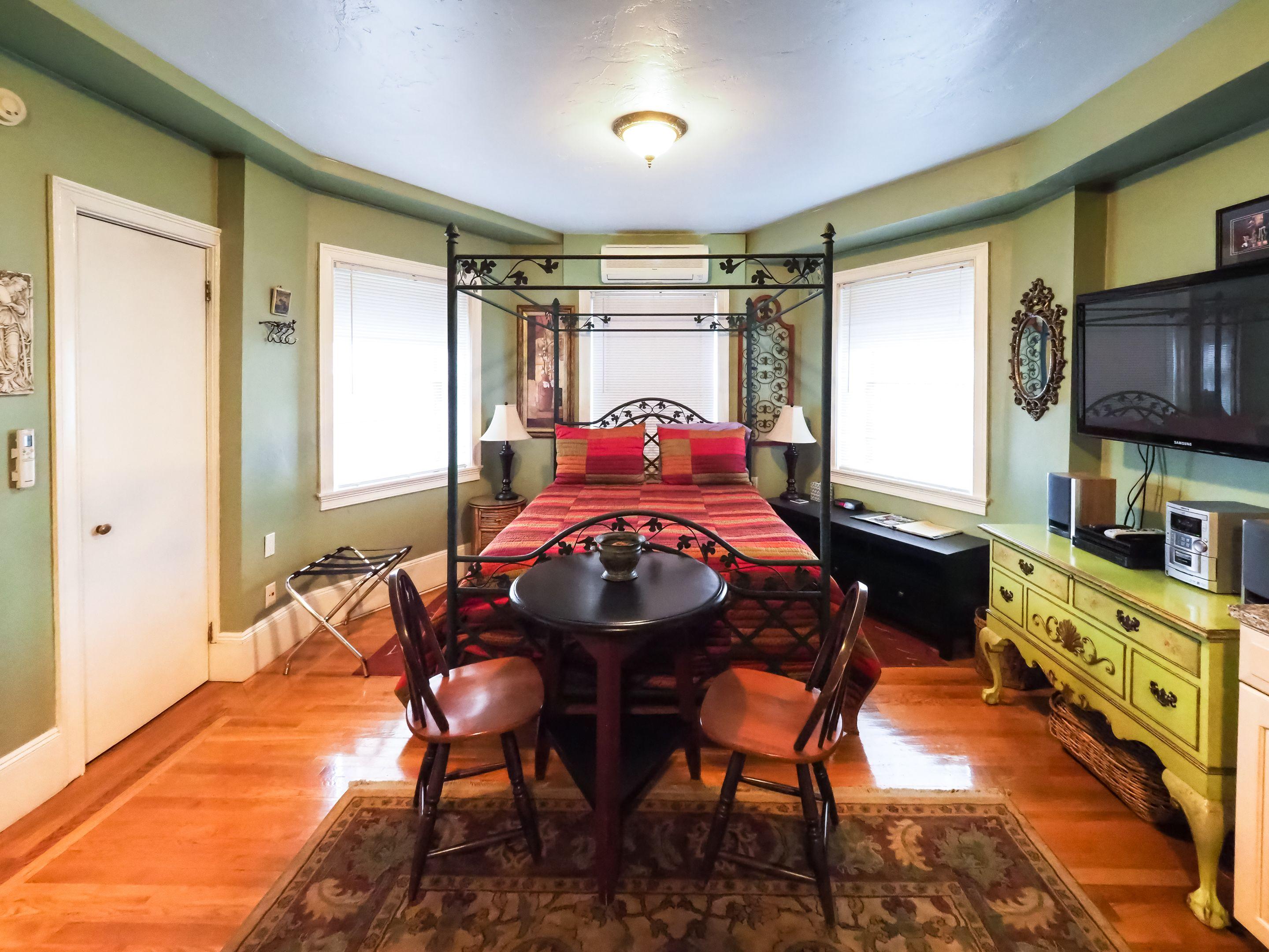 The Gryphon House Bed & Breakfast