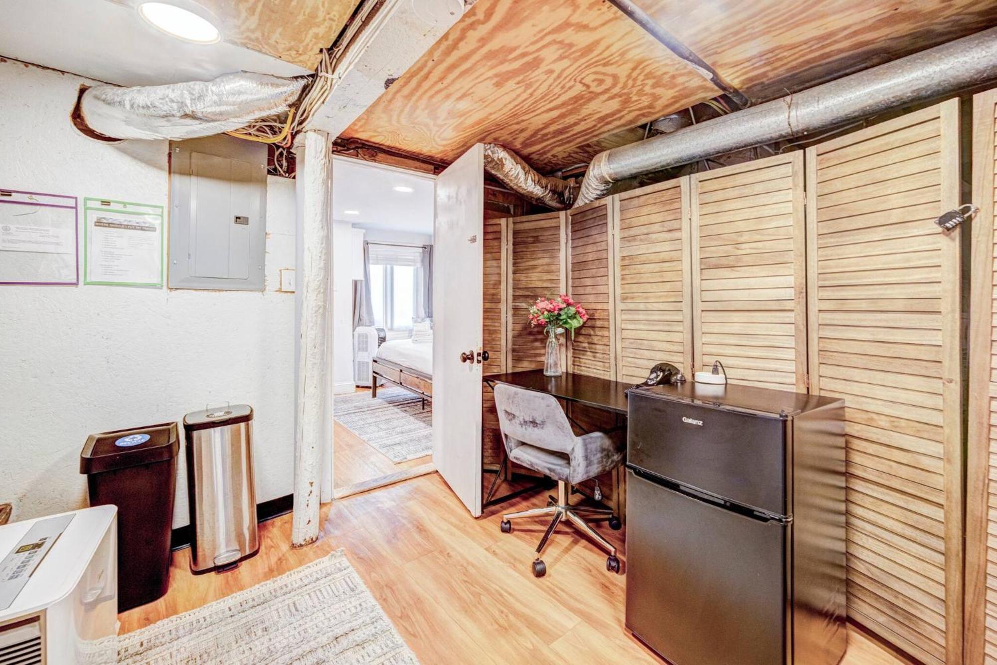 Eagle's Landing - Logan Airport Boston