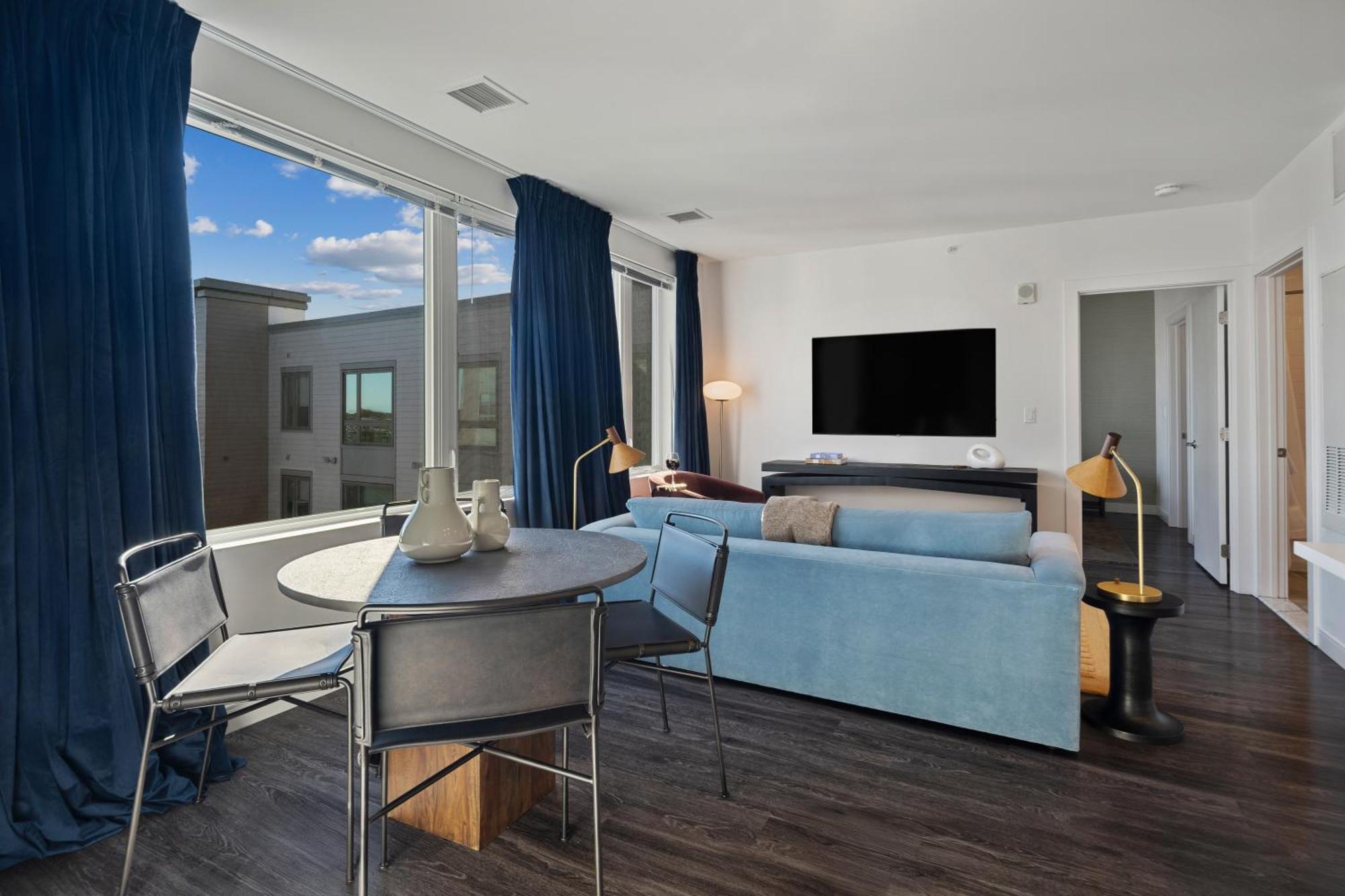 Aparthotel Hyatus Luxury Residences South Bay Designer Collection