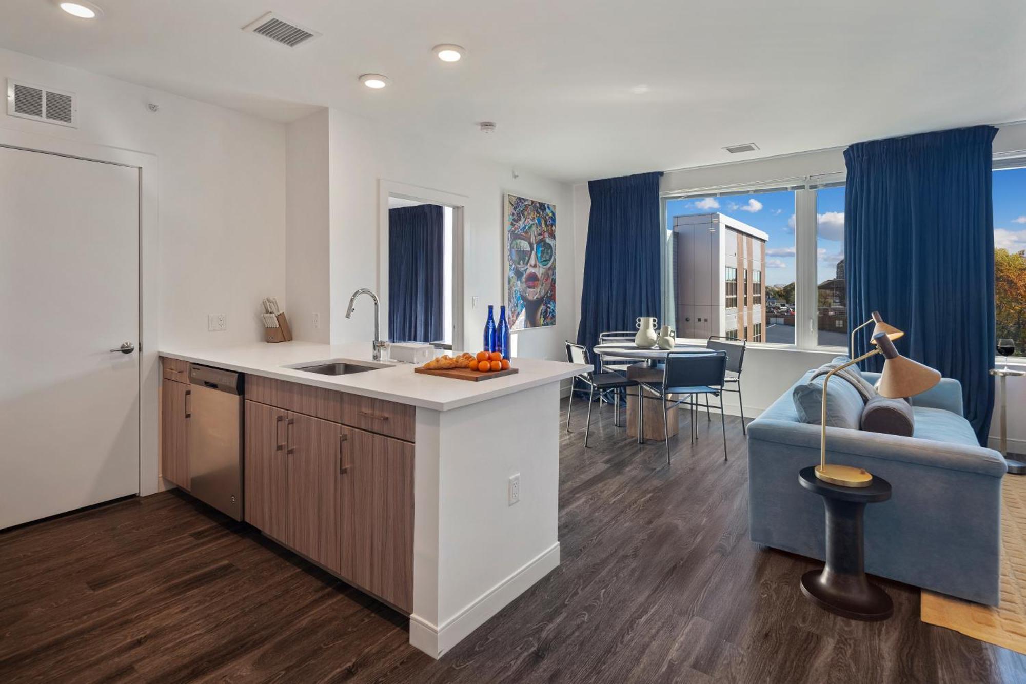 Hyatus Luxury Residences South Bay Designer Collection Aparthotel