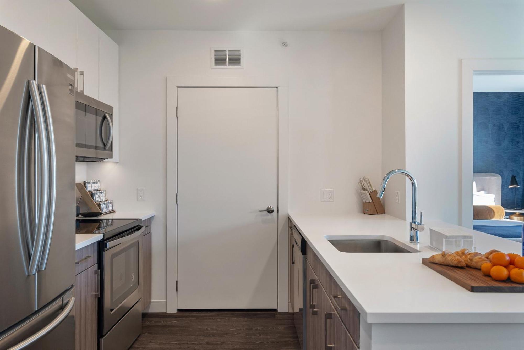 Aparthotel Hyatus Luxury Residences South Bay Designer Collection 4*