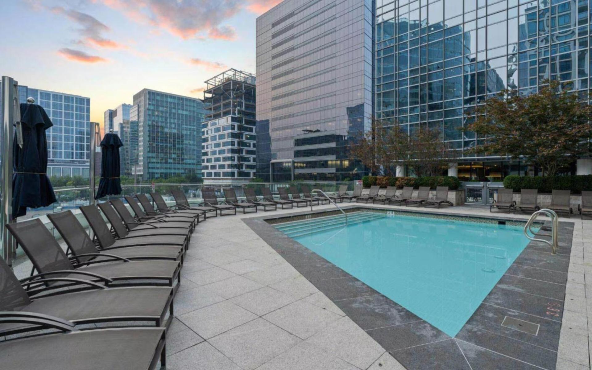 Stylish Downtown Seaport Apartment