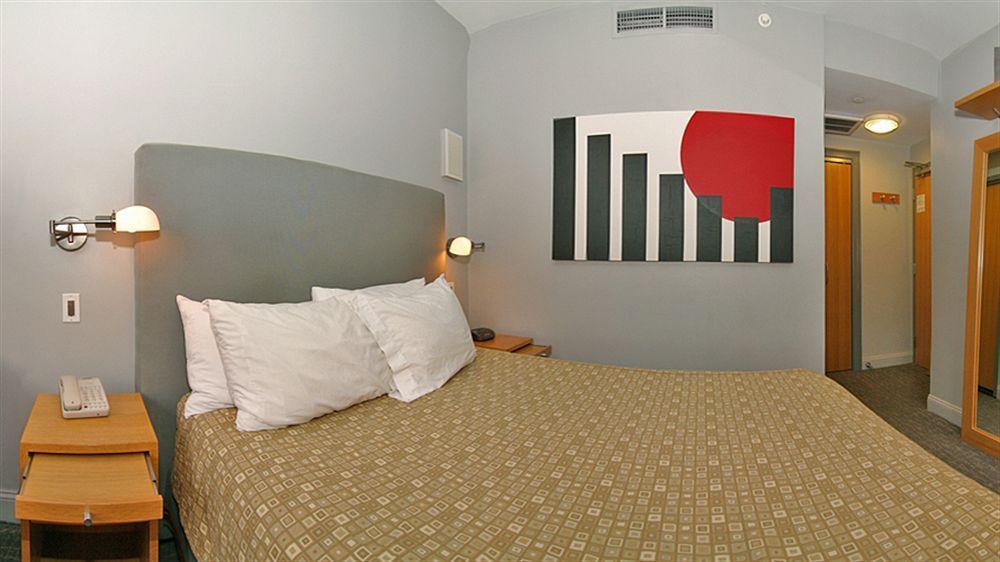 Charlesmark 3* Boston