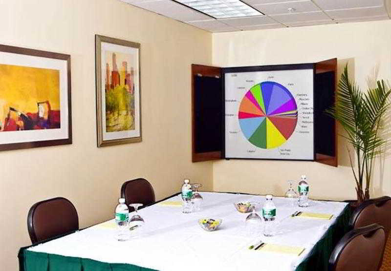 Hotel Courtyard By Marriott Logan Airport