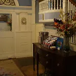 463 Beacon Street Guest House