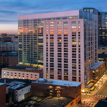 Global Luxury At China Town Apartment