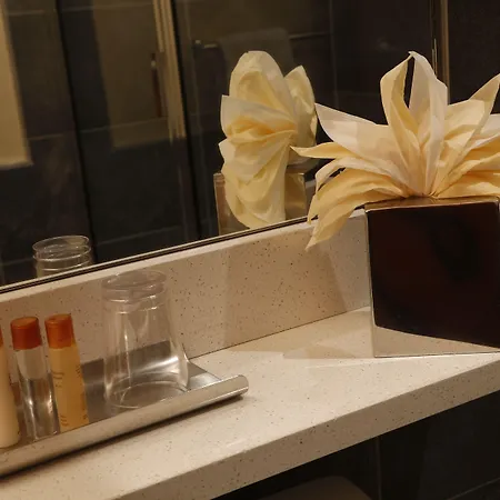 Harborside Hotel 3*