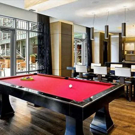 Global Luxury At China Town Apartment