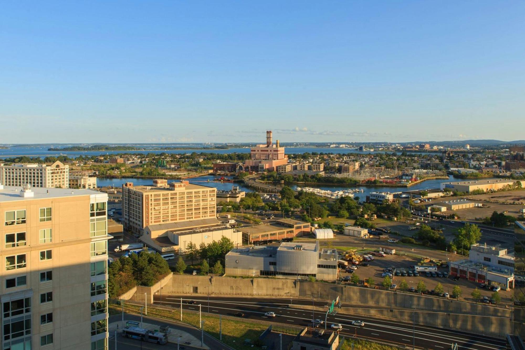 Renaissance Seaport District Hotel 4*