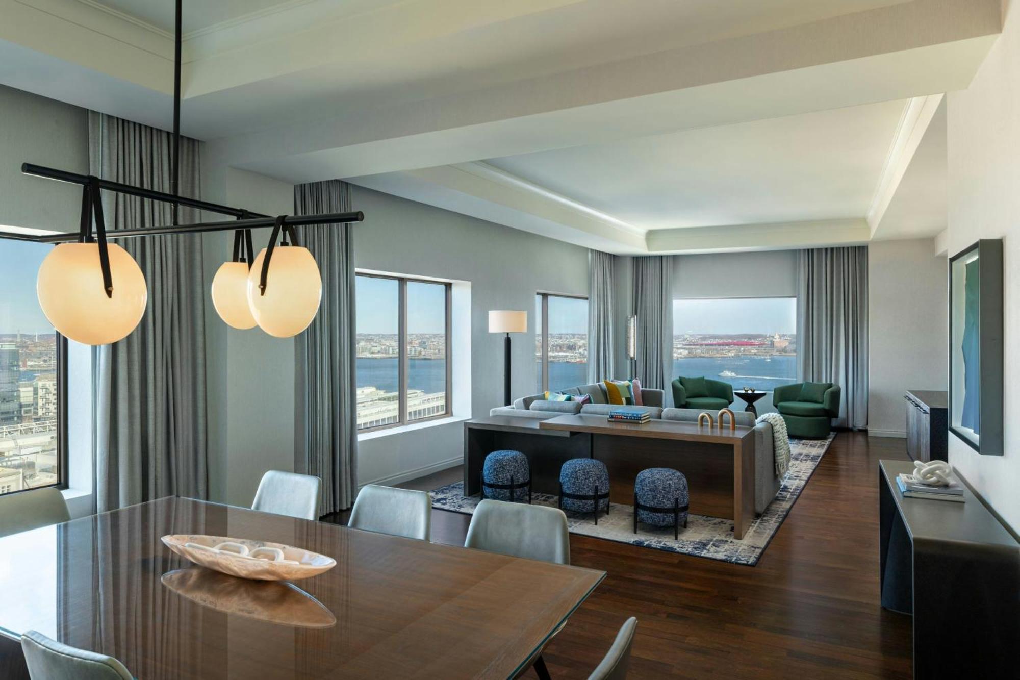 Hotel Renaissance Seaport District