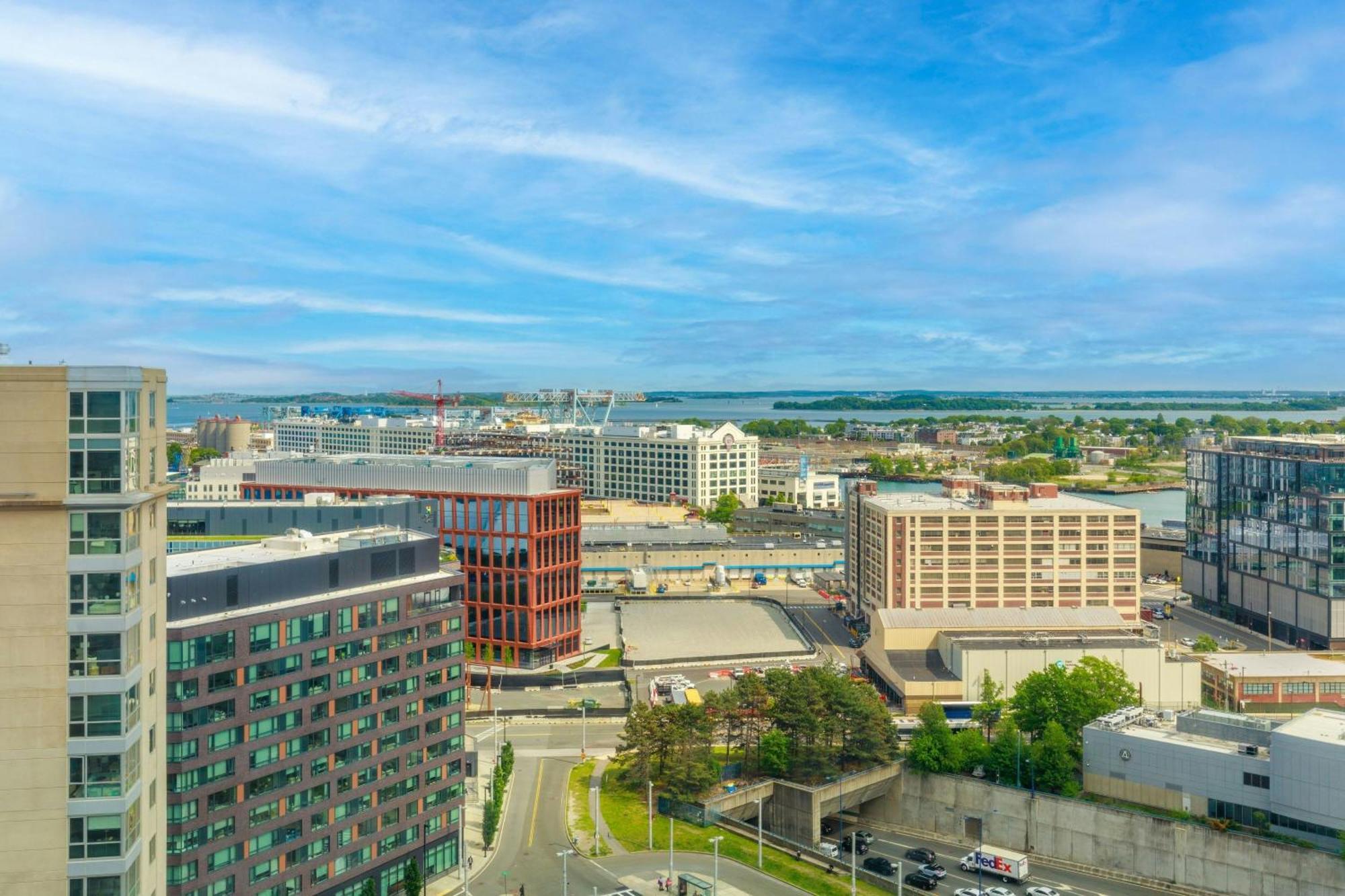 Renaissance Seaport District 4* Boston