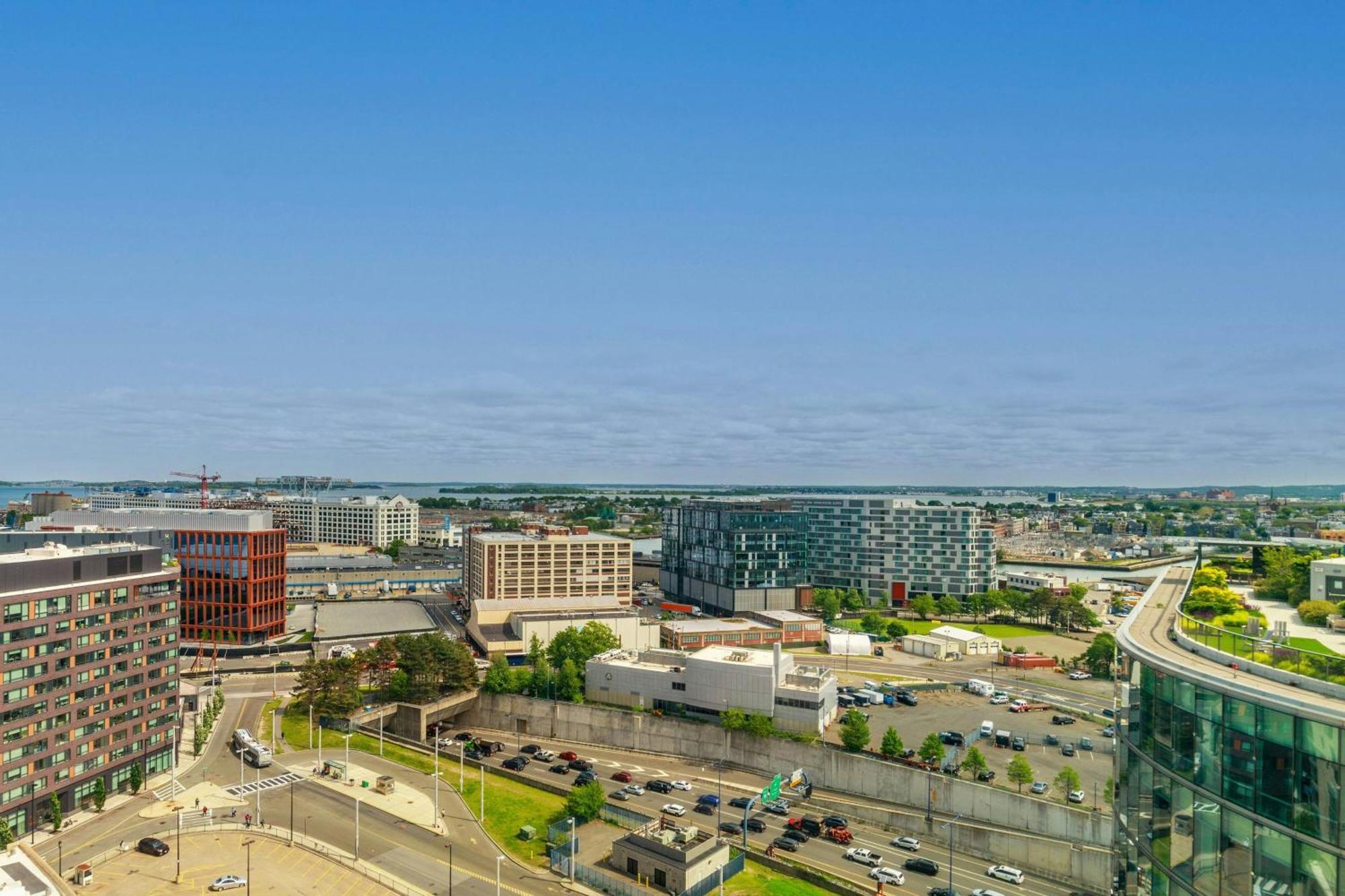 Hotel Renaissance Seaport District 4*