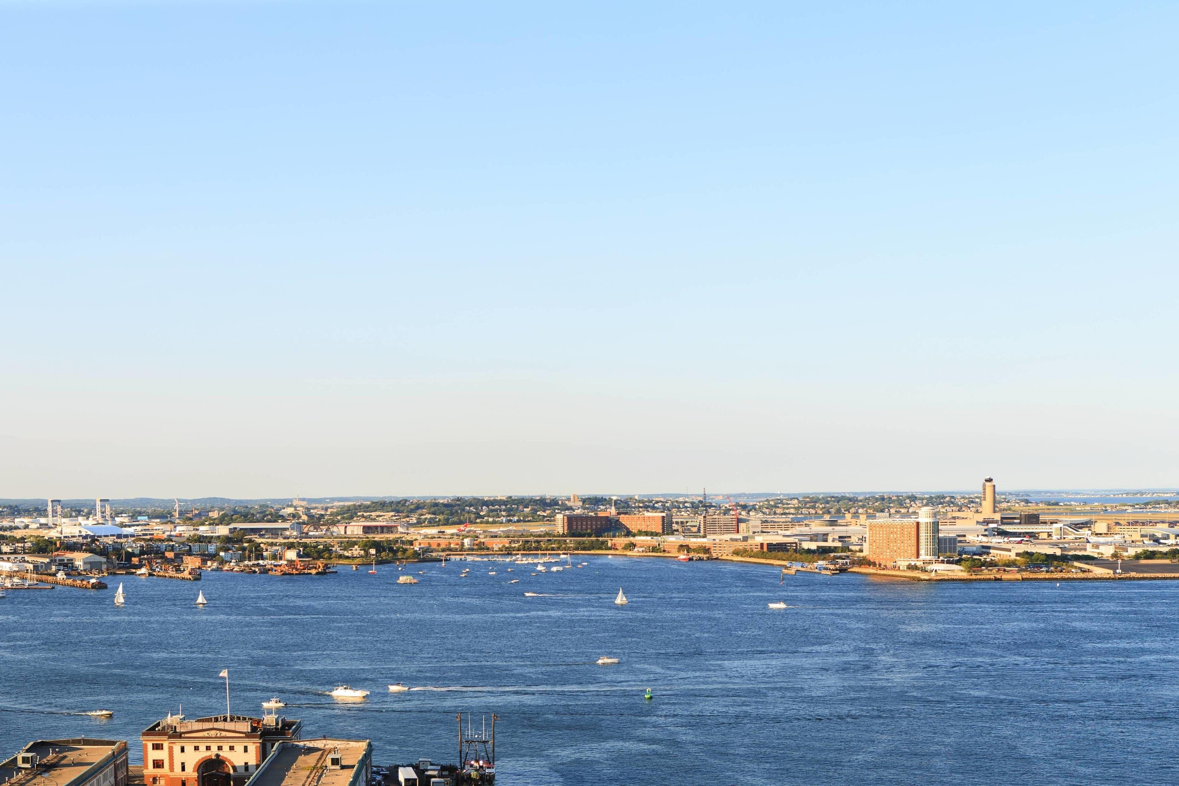 Renaissance Seaport District Hotel 4*