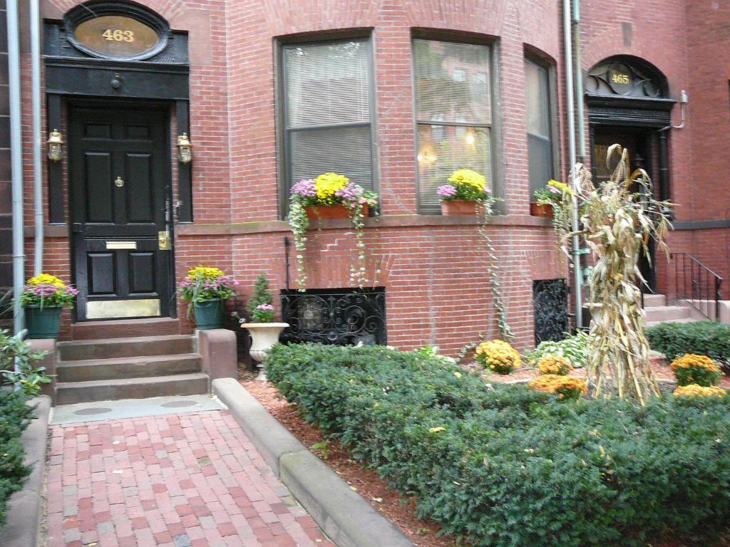 Guest house 463 Beacon Street Boston