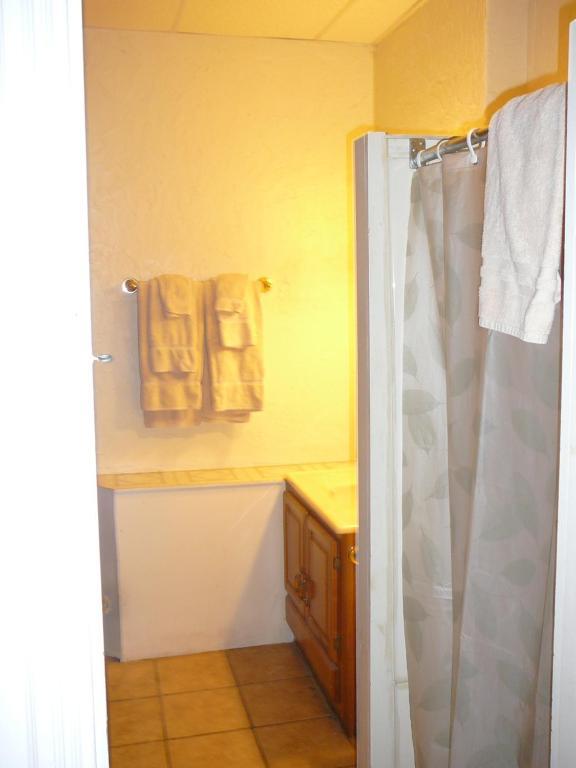 463 Beacon Street Guest house 2*