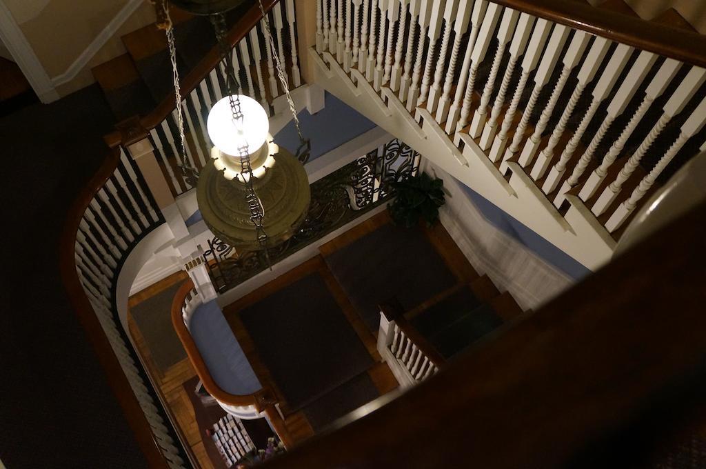 Guest house 463 Beacon Street Boston