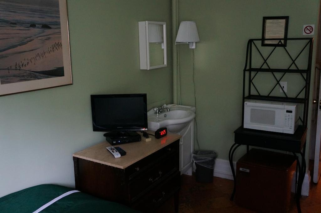 463 Beacon Street Guest house