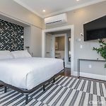 J Miller Flats By Thatch