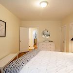 Sunny & Bright 1Br, Longwood Medical Hospitals