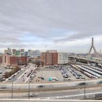 St W Wd Gym Nrt Iconic Boston Landmarks Bos-526