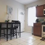5Br Triple Decker Apartment - 15 Mins To City