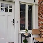 Unique & Peaceful Boston Home, Ideal For 2026 World Cup Visitor, Free Parking