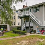 Boston Duplex W/ Foosball Table: 11 Mi To Downtown