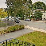 Boston Duplex W/ Foosball Table: 11 Mi To Downtown